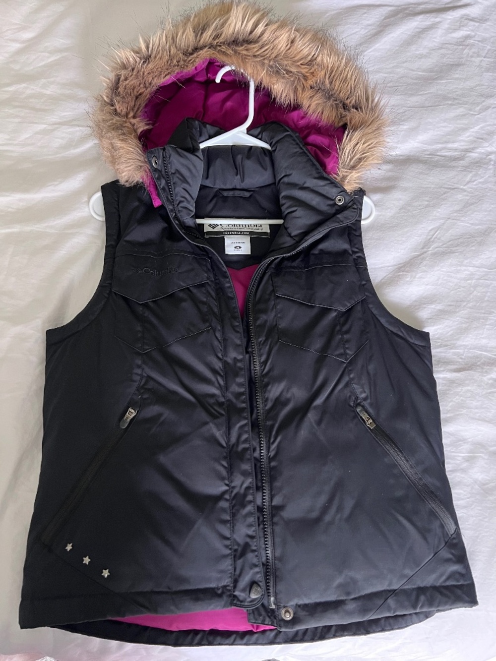 Sleeveless hooded Columbia jacket